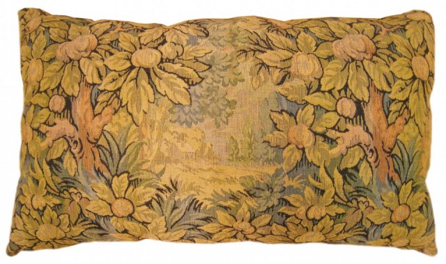 1368 Jacquard Tapestry Pillow 1-2 x 2-0